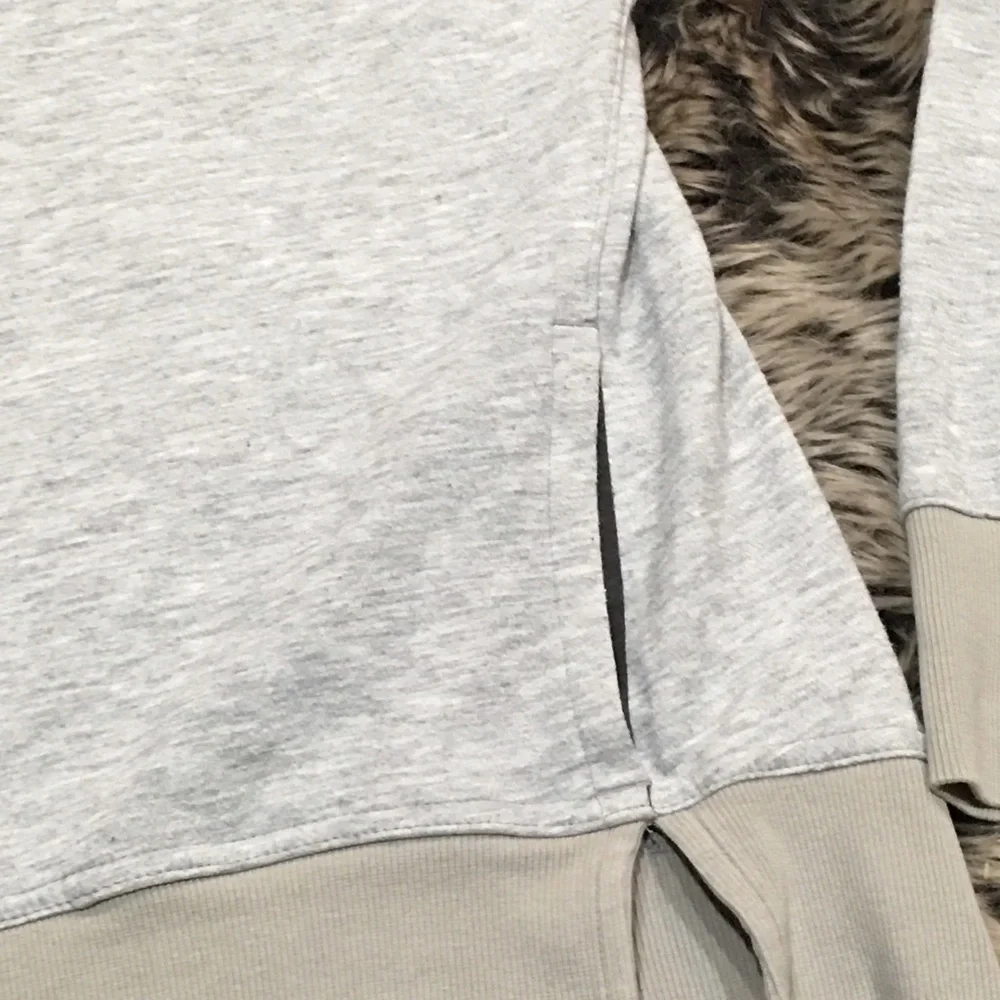 Adidas woman’s Hoodie Transit Light Weight Gray Athletic Pullover Size M - Picture 6 of 8